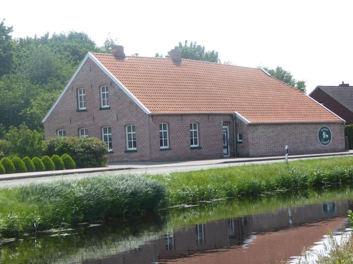 Ferienwohnung Gulf Im Gulfhof Am Kanal Grossefehn エクステリア 写真