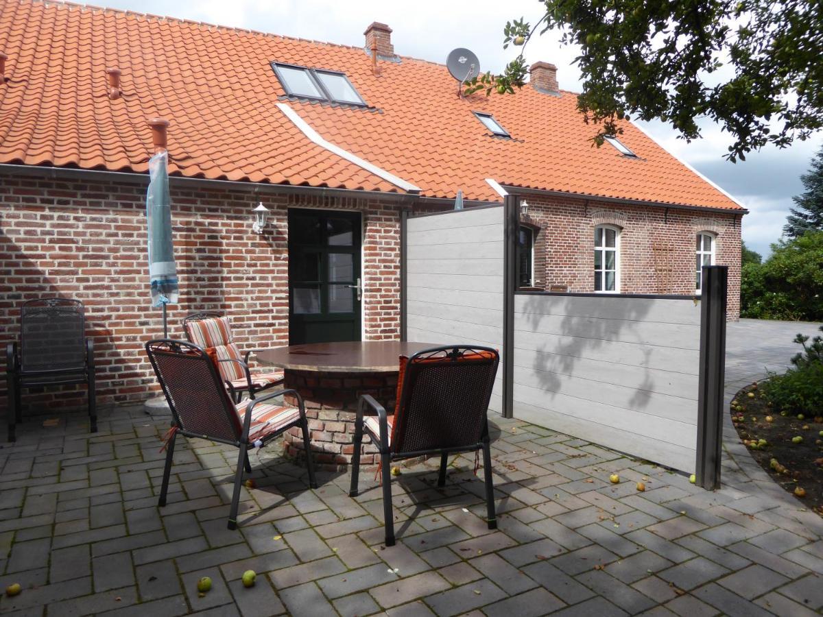 Ferienwohnung Gulf Im Gulfhof Am Kanal Grossefehn エクステリア 写真